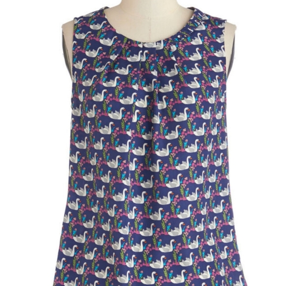 Modcloth Tops - Swans in a While Top in L